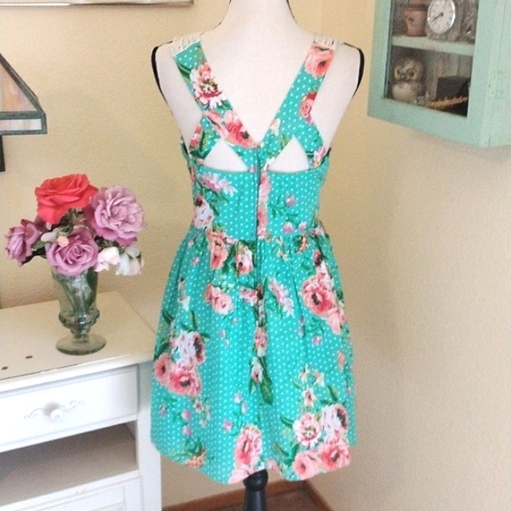 City Triangles Sun Dress - Picture 5 of 13